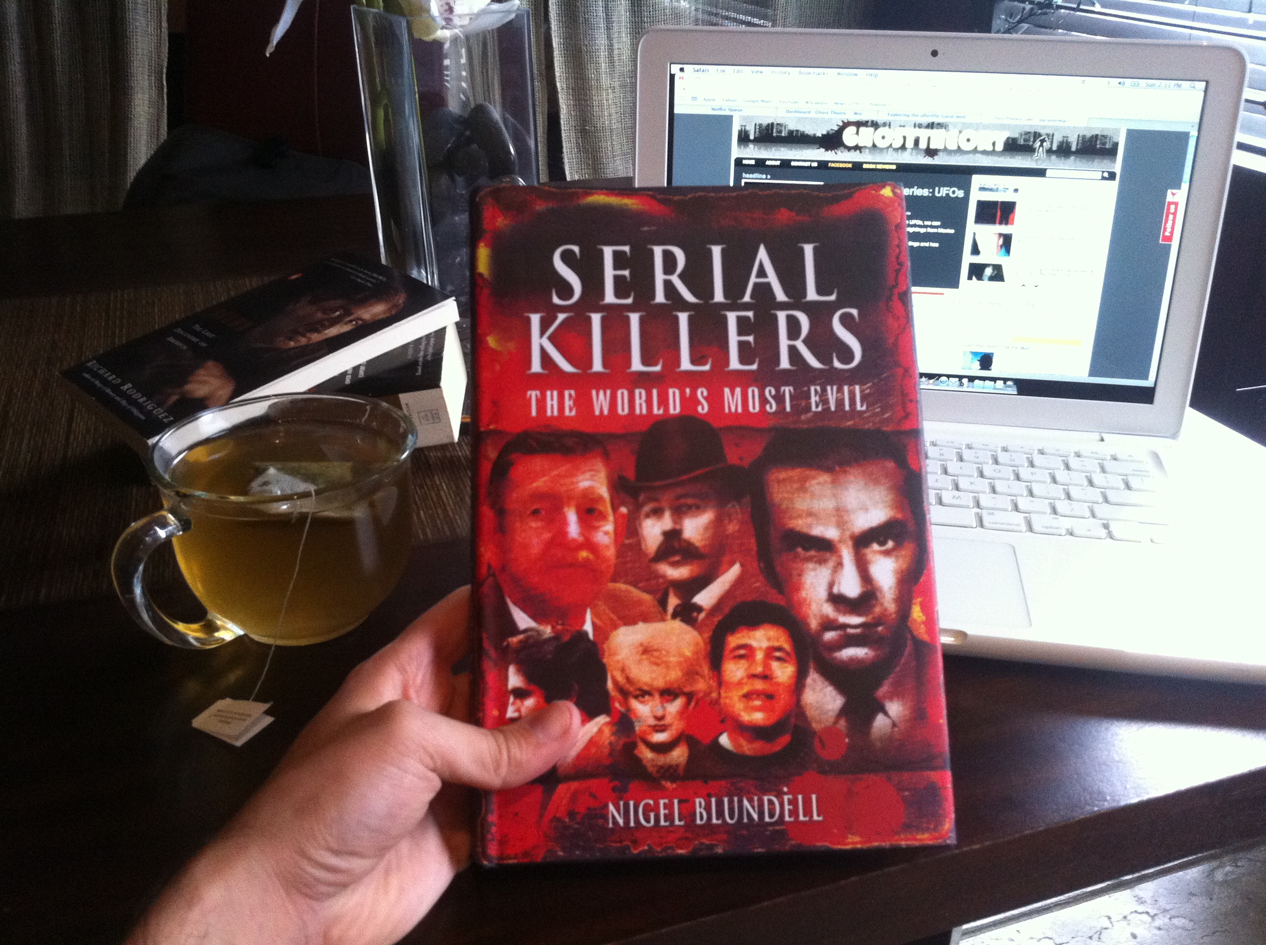 Book Review: Serial Killers – The World’s Most Evil