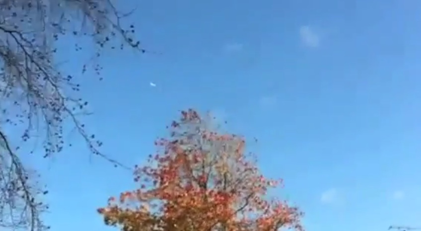 Video: Unidentified Flying Object Vanishes Over London
