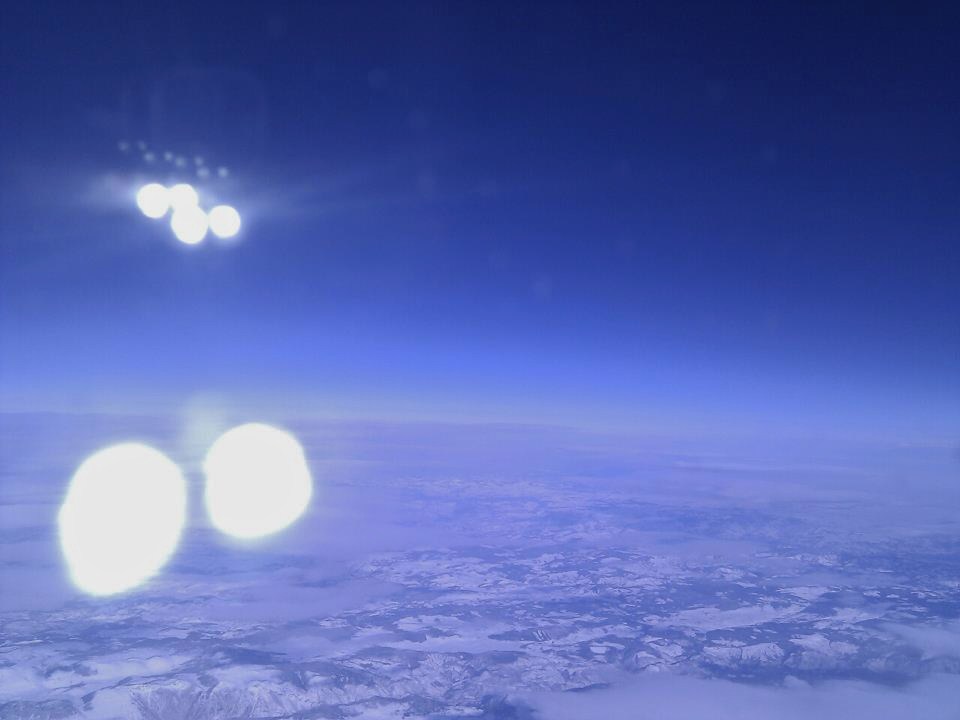 Photo: “UFO” Shoots Light-Beam At Jetliner